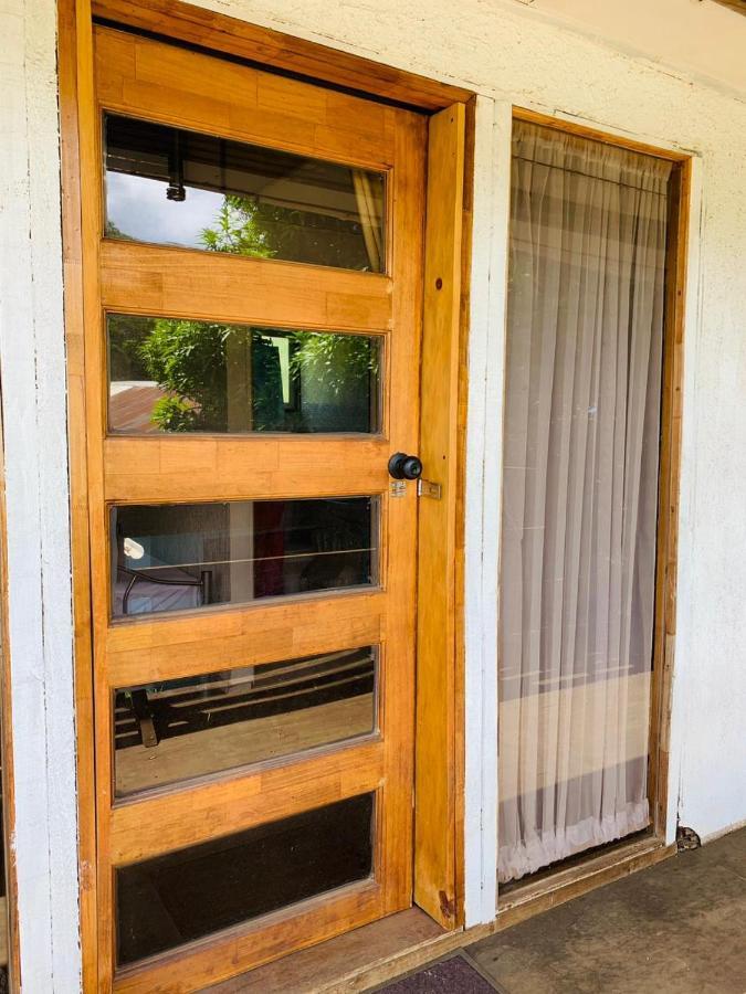 Mata Nui Hostel Hanga Roa Buitenkant foto
